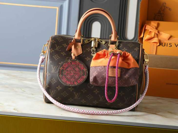 Picture of Louis Vuitton Handbags _SKUfw230737833fw